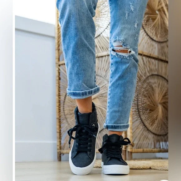 NEW!! Women’s Blowfish Waverly High Top Sneakers in BLACK (Size 7.5)- NWT - Picture 11 of 11